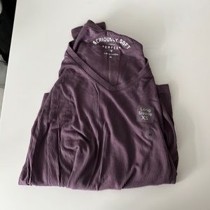 seriously soft perfect v neck Aeropostale extra small